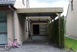 Carport met plat dak aan huis