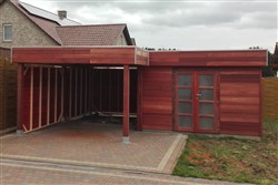 Carport gecombineerd met tuinhuis