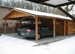 Carport met zadeldak gecombineerd met tuinhuis
