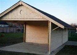 Houten carport met zadeldak op maat gemaakt