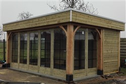 Eiken bijgebouw met glas