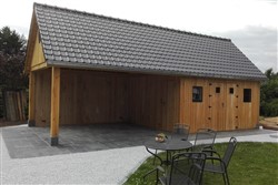 Eiken tuinhuis met oversteek
