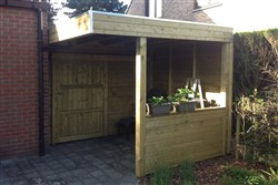 Houten prieel aan woning