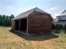 Landelijk tuinhuis met wolfsdak