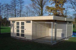 Tuinhuis met hondenren en plat dak